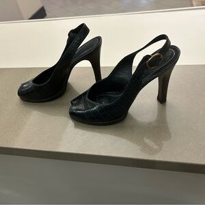 Lauren Ralph Lauren pumps! Nice heels, size 7 M - great shape-quality, lookers
